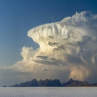 Thunderhead oblaci nad solim stanovi Salara de Uyuni, Potosi Department, Bolivia Poster Print