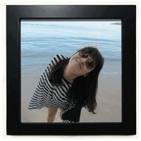 Ellie Yao Beautiflu Girl Beach Sea Wave Crni kvadratni okvir Slika Zidna stolna stola