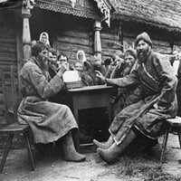 Rusija: Seoski starci. Na sastanku seoskih staraca, 1910. Poster Print by