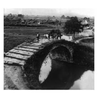 FOTO stari lučni most preko kanala i običnog hrama u blizini sela KIN K