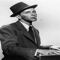 Frank Sinatra u mladoj srcu crooning na piano cigareta u usta