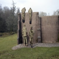 Velški čuvari obavljaju osnovnu obuku na tečaju napada na mjesto za poster za trening Sennybridge